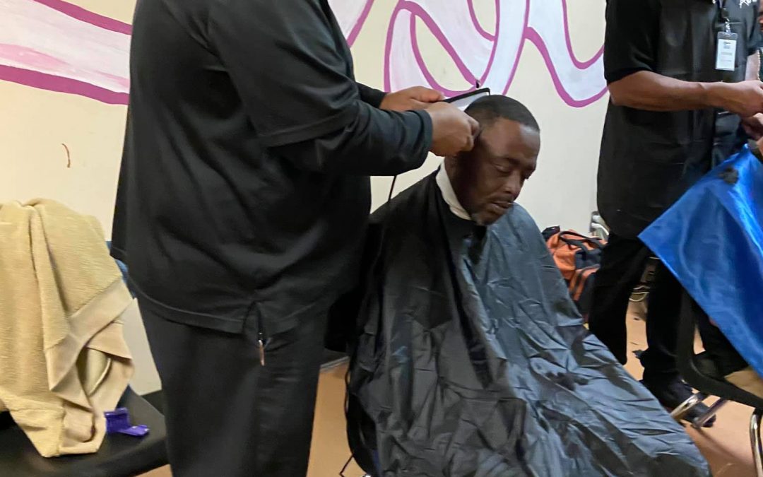 A Better U Gives Haircuts at Emergency Shelters